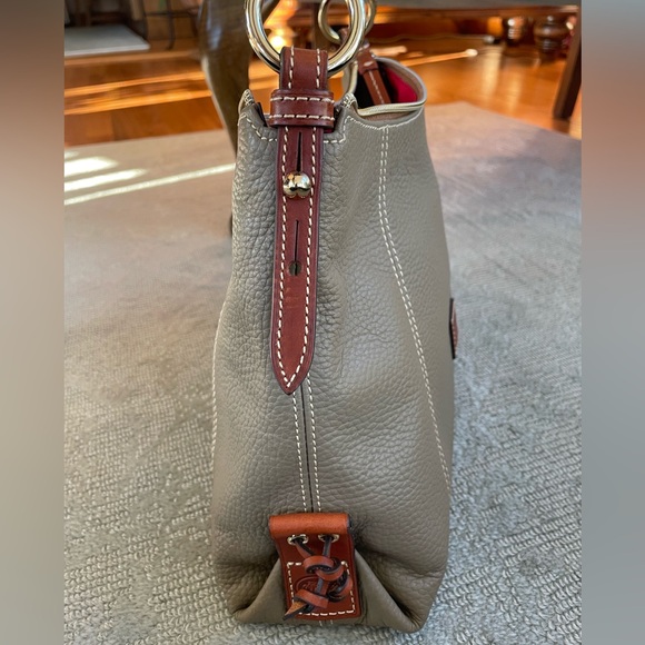 SOLD: Dooney & Bourke Pebble Grain Leather Hobo Shoulder Bag Taupe Grey Brown - Picture 6 of 9